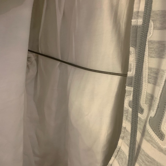 GAP hoodie size L fits small lined with t-shirt material - Picture 5 of 7